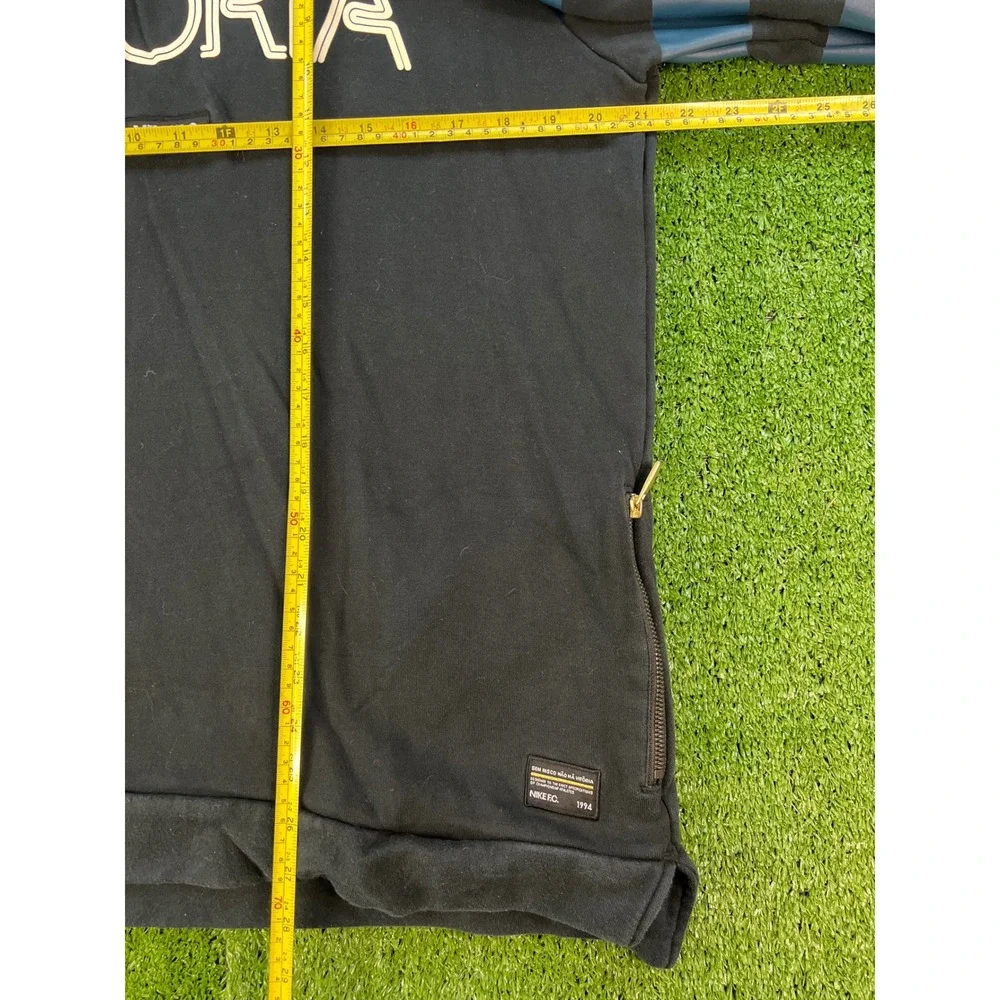 Nike Vitoria FC Soccer Hoodie Black Sweatshirt Striped‎ Sleeve Mens Medium